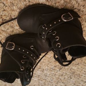 size 4 black boots zippers for easy on